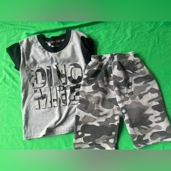 Boys Camouflage bundle size 6/7 - Picture 6 of 7